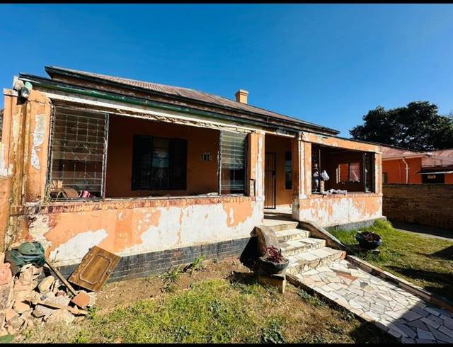 10 BEDROOM HOUSE FOR SALE IN TURFFONTEIN